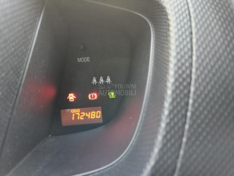 Toyota Urban Cruiser 1. V.L.ASNICA TOOP