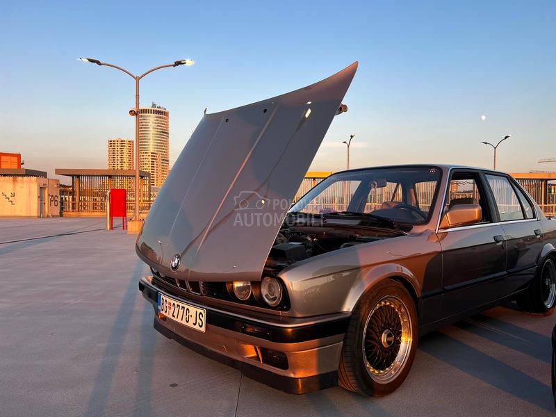 BMW 318 E30