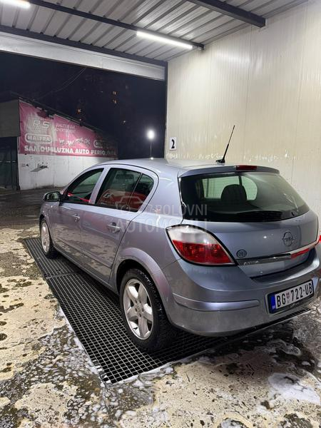 Opel Astra H 