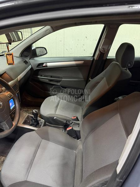 Opel Astra H 