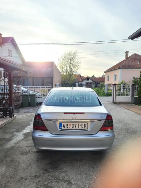 Mercedes Benz E 200 