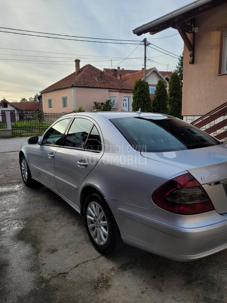 Mercedes Benz E 200 