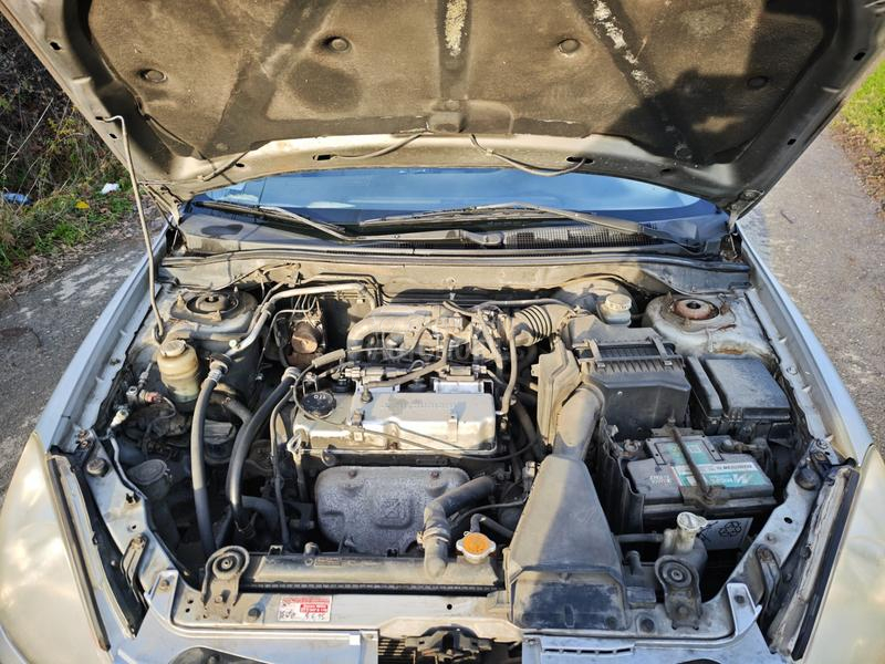 Mitsubishi Lancer Salon 1.3 SD MPI COM