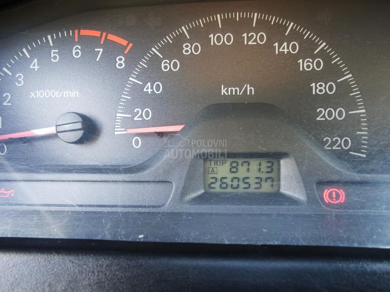 Mitsubishi Lancer Salon 1.3 SD MPI COM