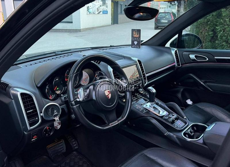 Porsche Cayenne 3.0TDI PANO/8 BRZ