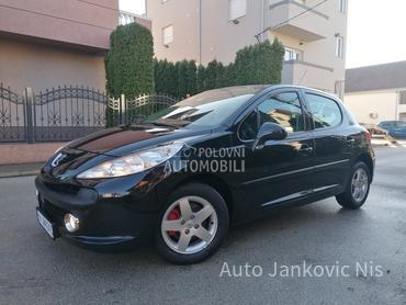 Peugeot 207 1.4i EDITION CH