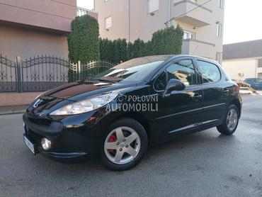 Peugeot 207 1.4i EDITION CH