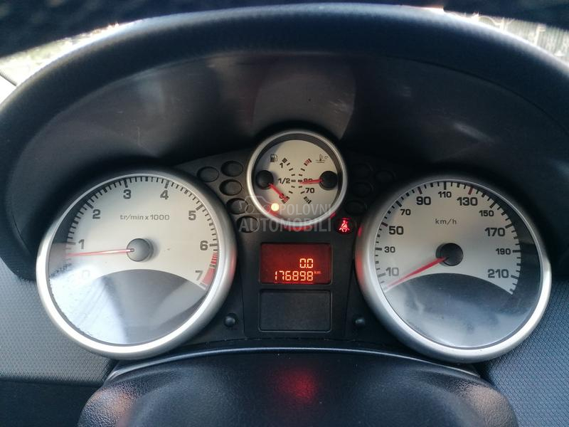 Peugeot 207 1.4i EDITION CH
