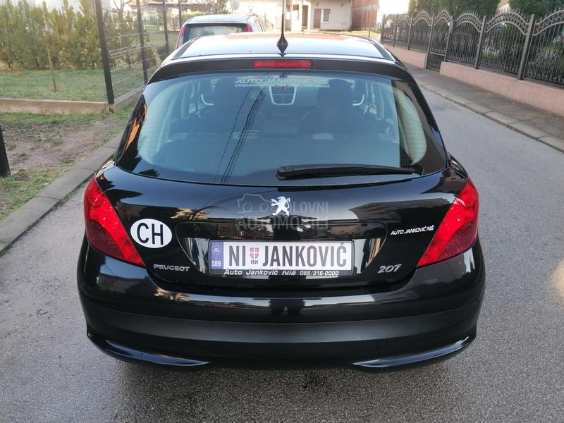 Peugeot 207 1.4i EDITION CH