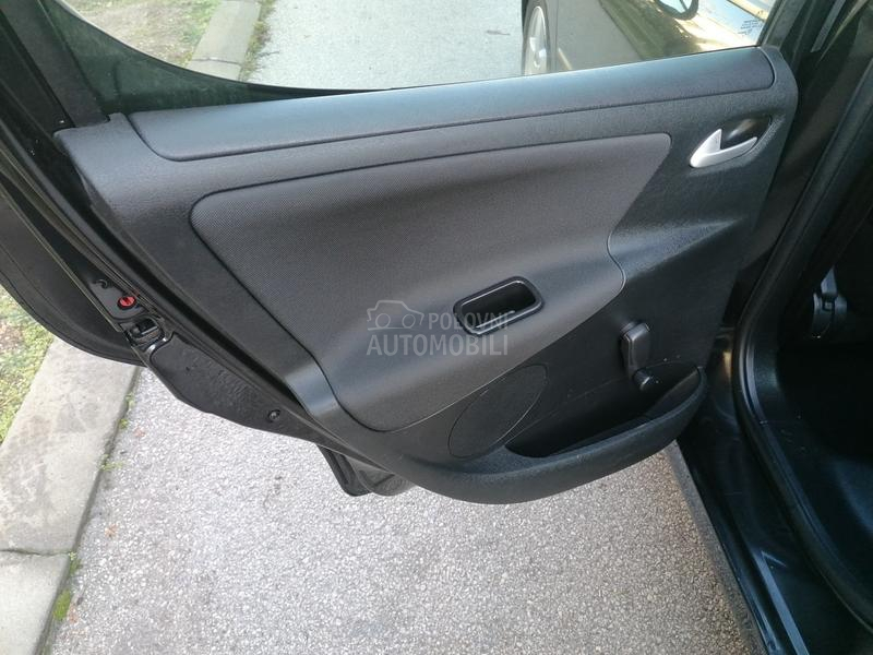 Peugeot 207 1.4i EDITION CH