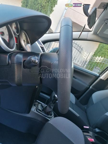 Peugeot 207 1.4i EDITION CH