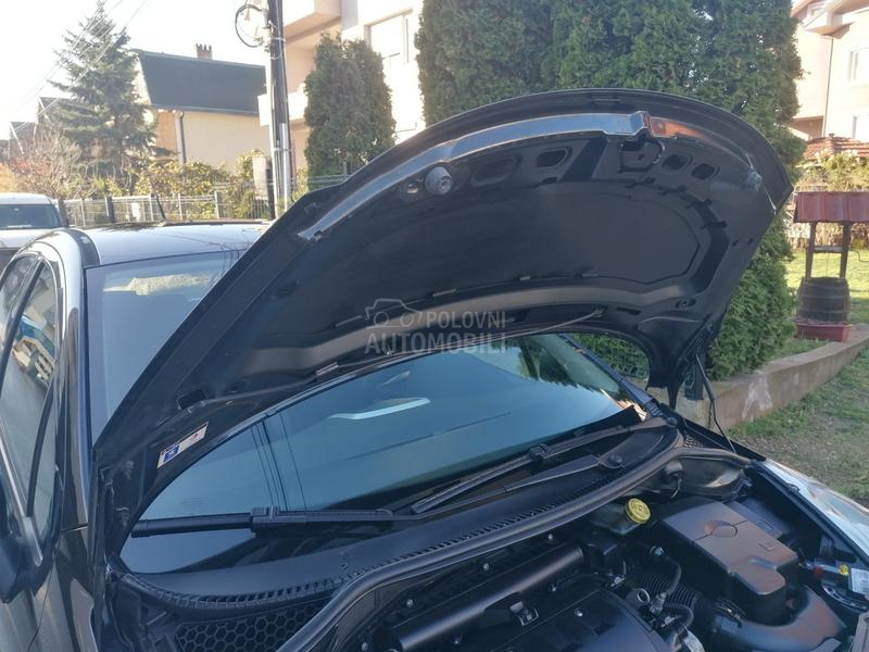 Peugeot 207 1.4i EDITION CH