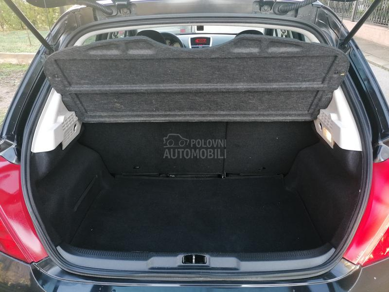 Peugeot 207 1.4i EDITION CH