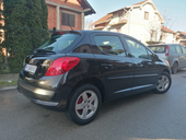 Peugeot 207 1.4i EDITION CH