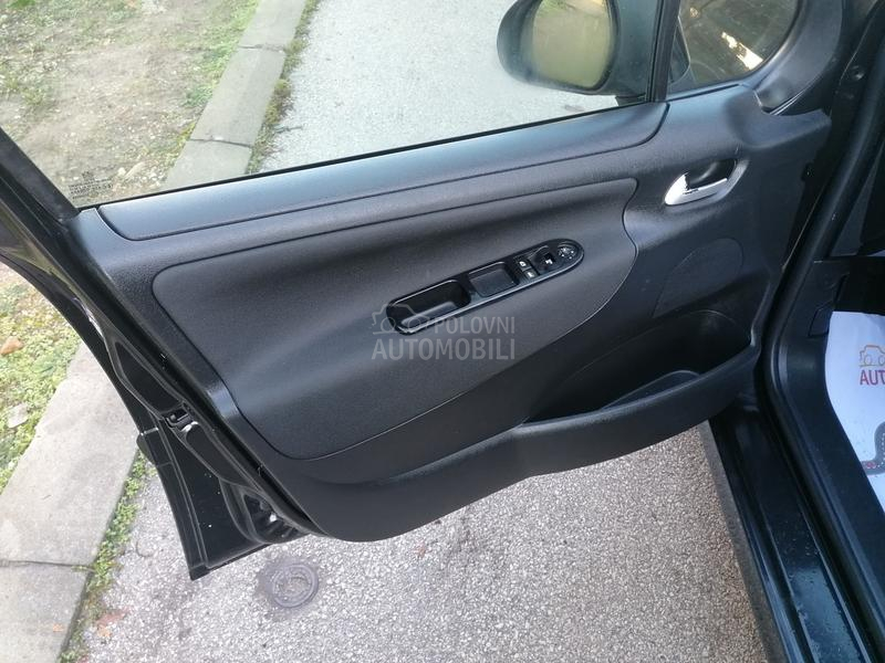 Peugeot 207 1.4i EDITION CH