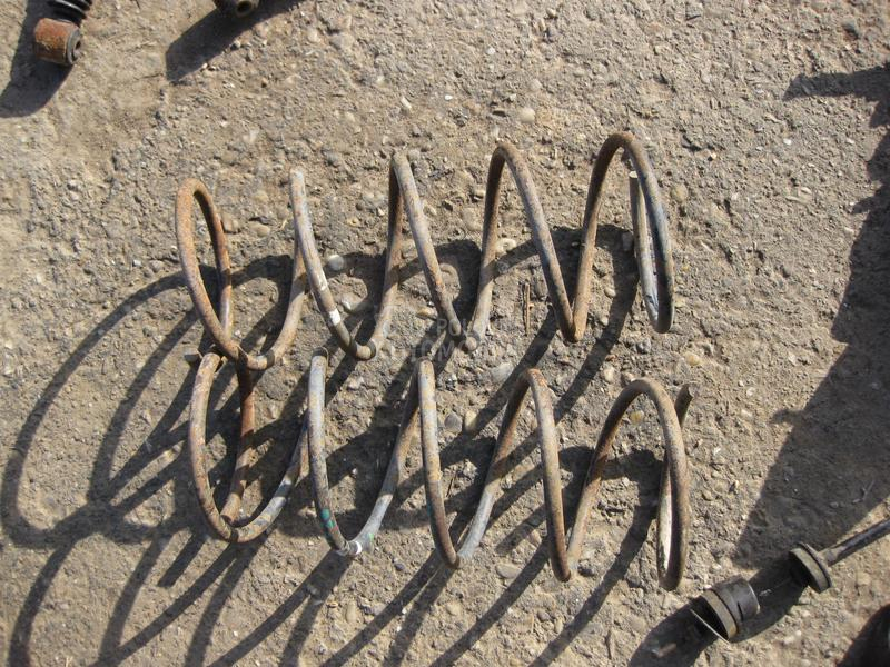 Zadnje opruge i amortizeri