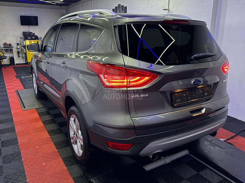 Ford Kuga S A L O N