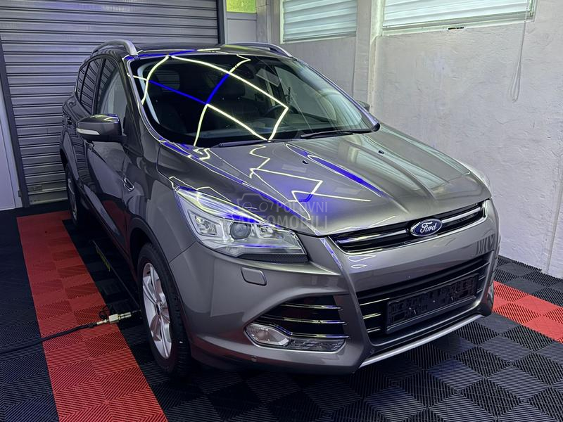 Ford Kuga S A L O N