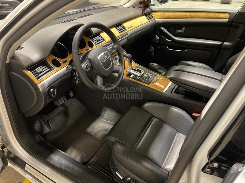 Audi A8 4.2 FSi