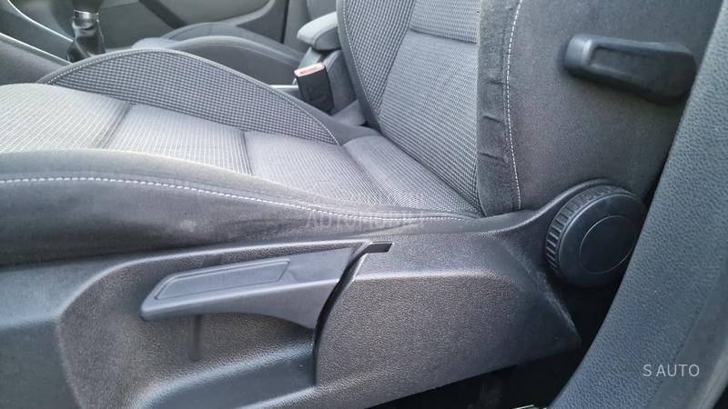 Volkswagen Golf 6 KREDlTl/XENON