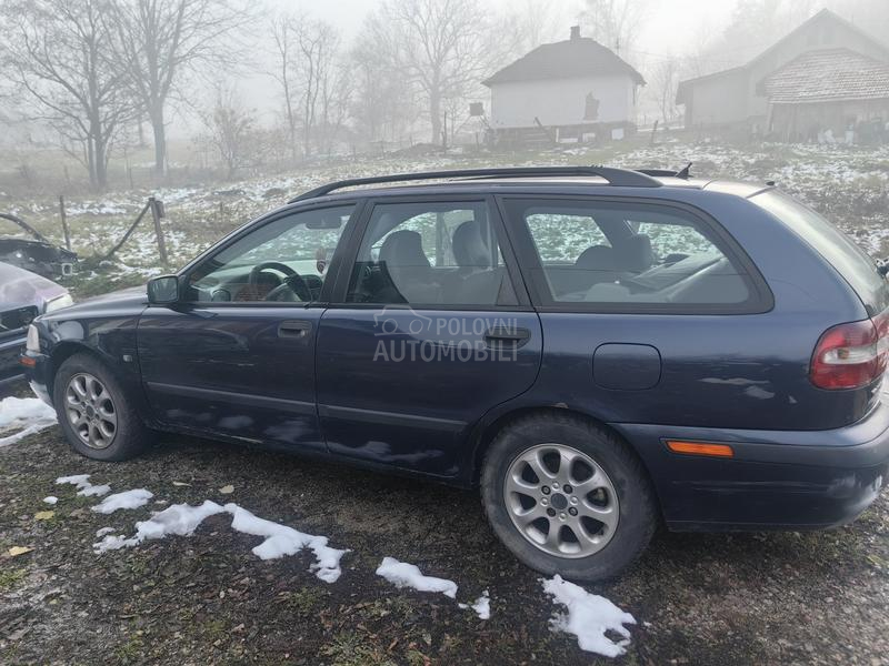 Volvo V40 1,8
