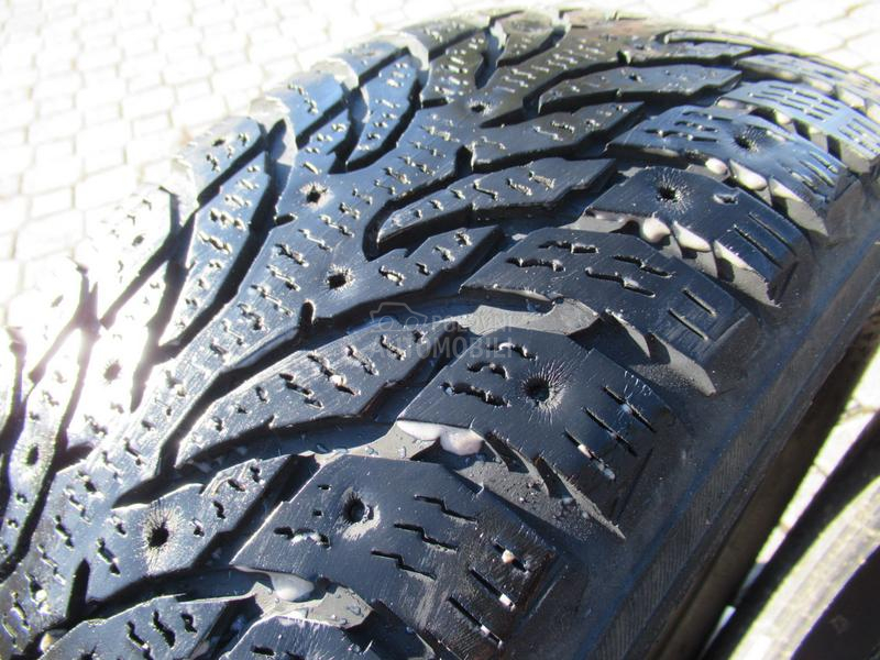 Nokian 215/65 R16 Zimska