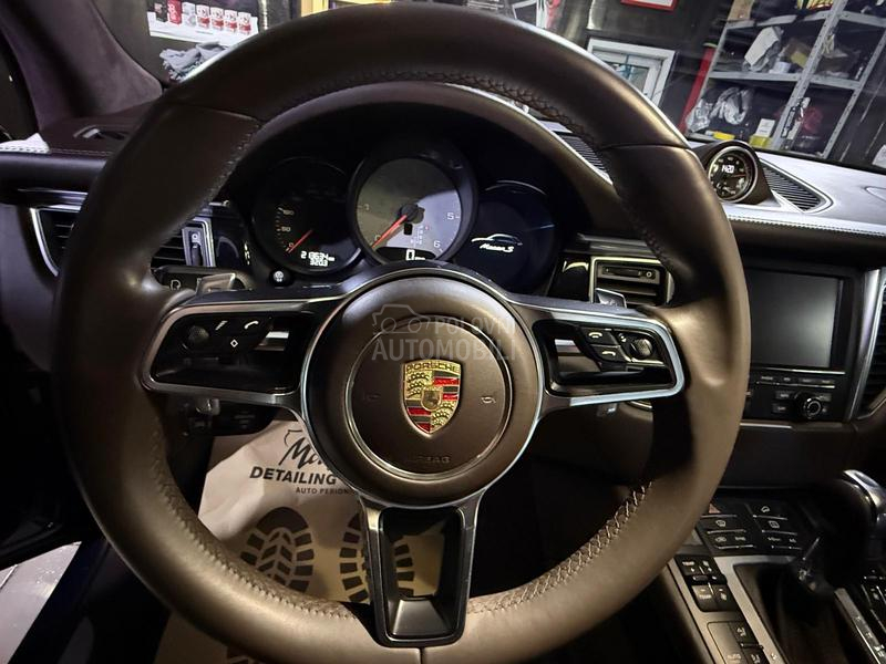 Porsche Macan S