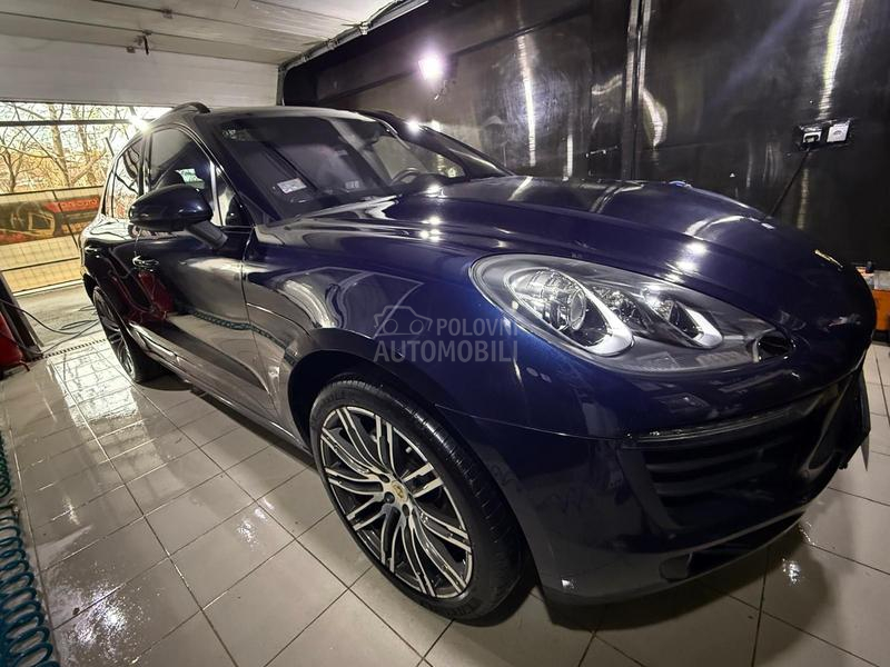 Porsche Macan S