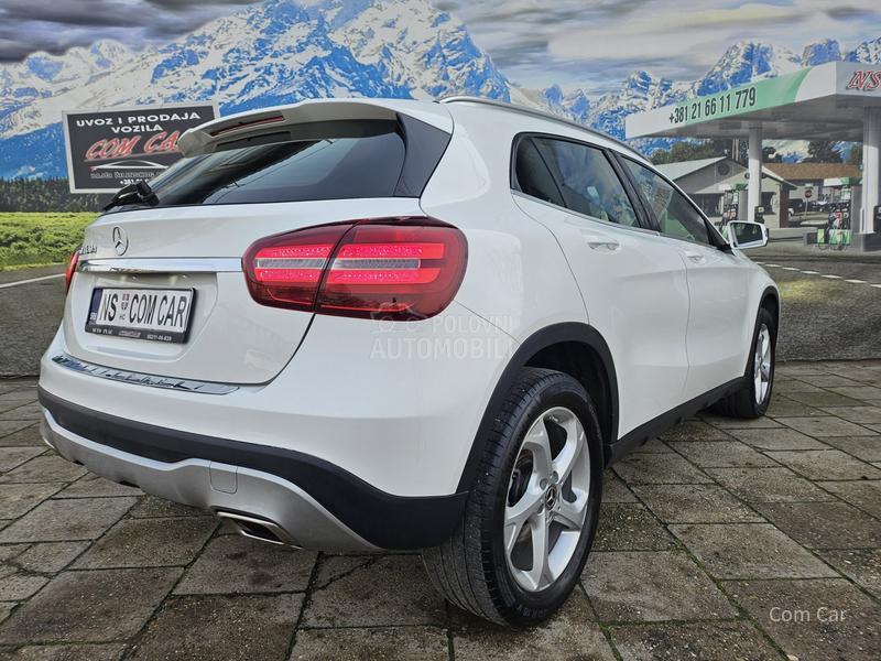 Mercedes Benz GLA 180 a u t o m a t i c