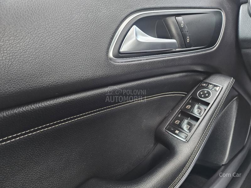 Mercedes Benz GLA 180 a u t o m a t i c