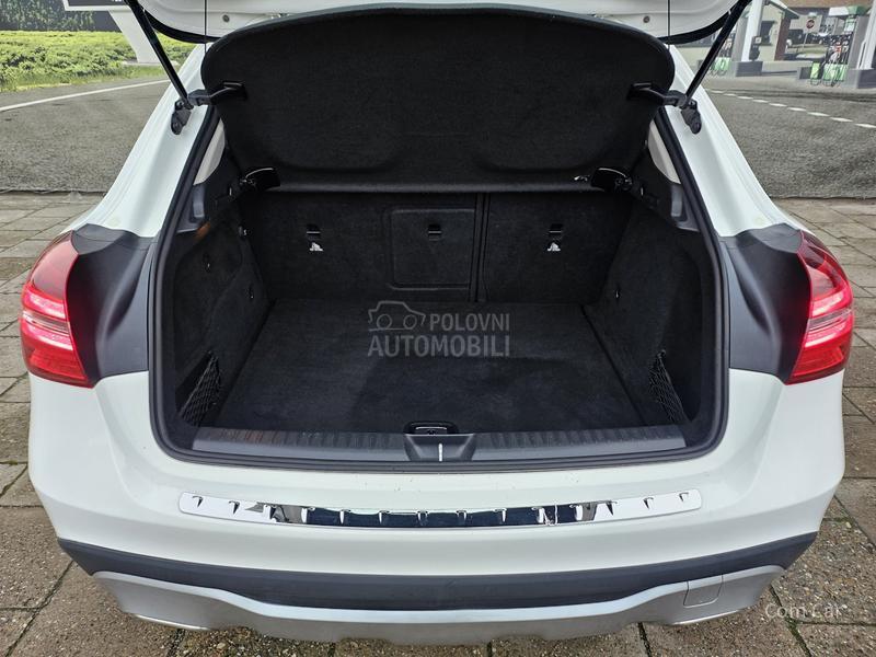 Mercedes Benz GLA 180 a u t o m a t i c