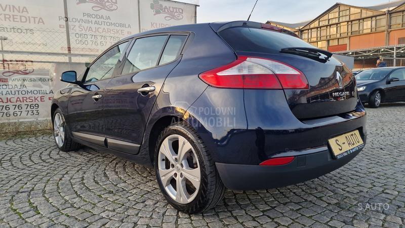 Renault Megane KREDlTl/PAN0RAMA