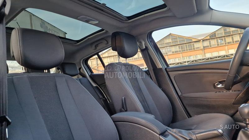 Renault Megane KREDlTl/PAN0RAMA