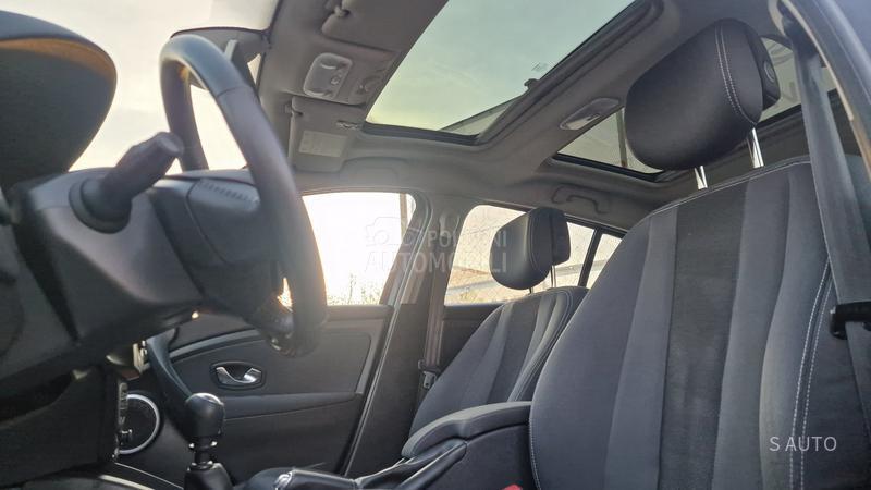 Renault Megane KREDlTl/PAN0RAMA