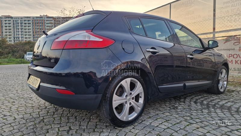 Renault Megane KREDlTl/PAN0RAMA