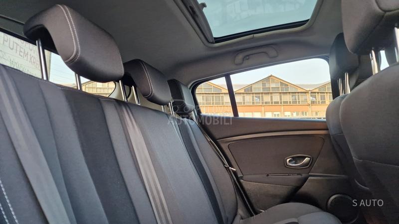 Renault Megane KREDlTl/PAN0RAMA