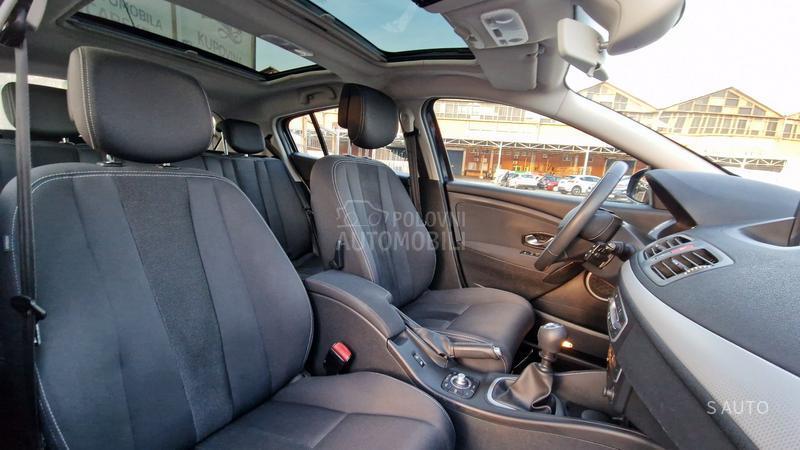 Renault Megane KREDlTl/PAN0RAMA