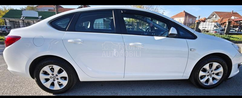 Opel Astra J 1.4 turbo