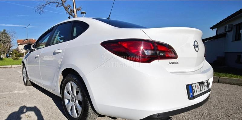 Opel Astra J 1.4 turbo