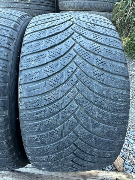 Firestone 245/40 R18 Zimska