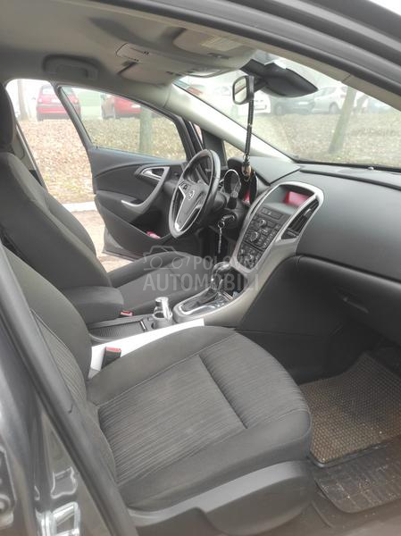 Opel Astra J 