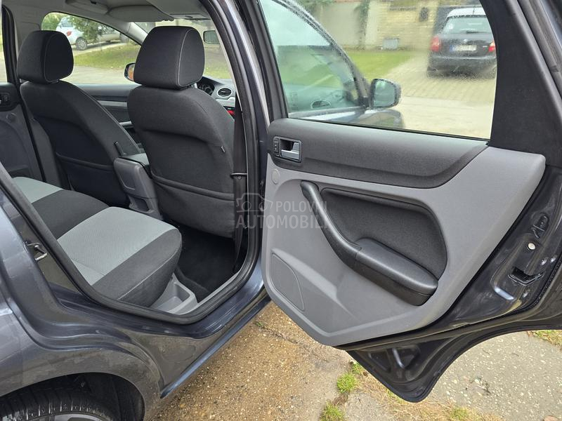 Ford Focus 1.6b G A S 2 klj