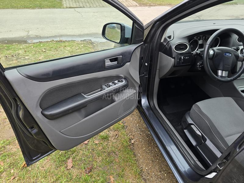 Ford Focus 1.6b G A S 2 klj