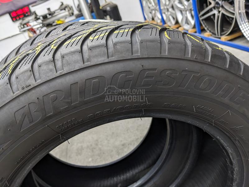 Bridgestone 205/60 R16 Zimska