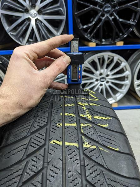 Bridgestone 205/60 R16 Zimska