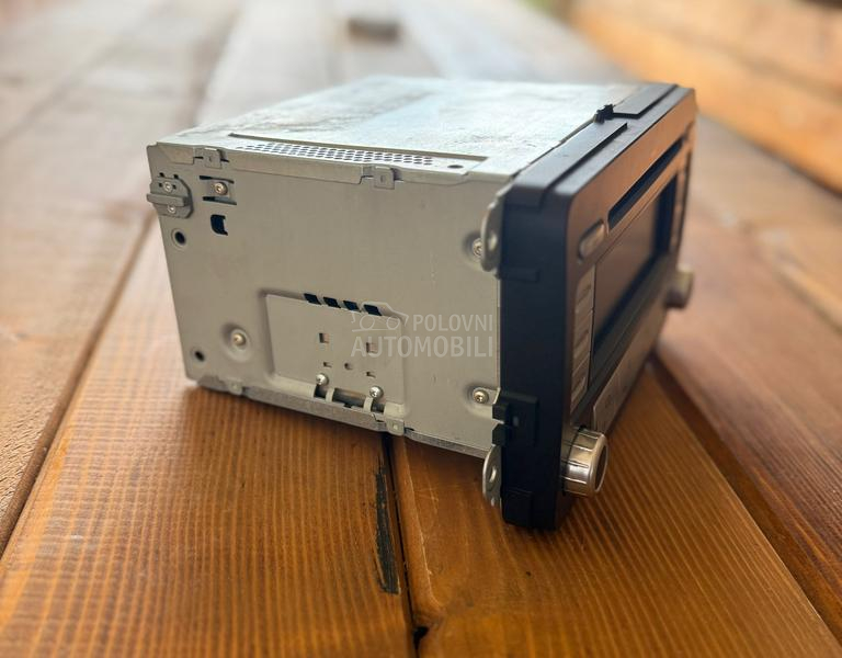 Fabrički radio RCD 300