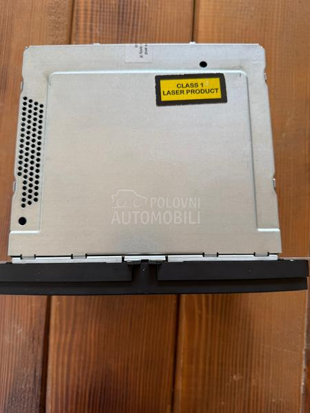 Fabrički radio RCD 300