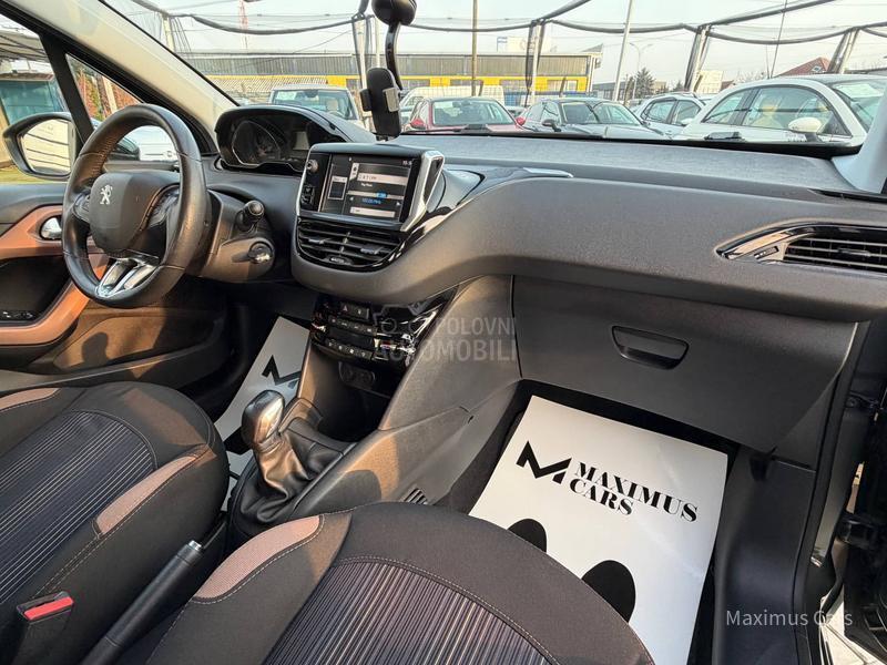 Peugeot 208 1.2b