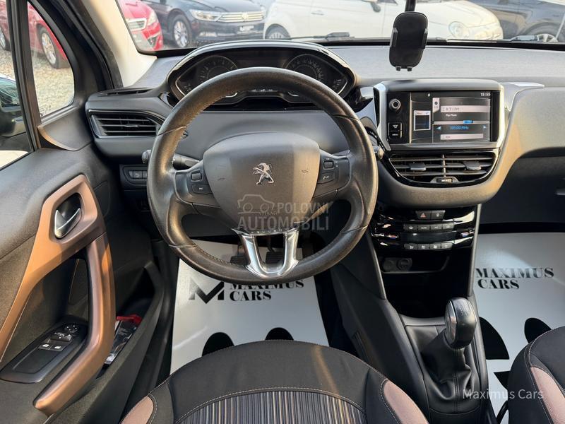 Peugeot 208 1.2b