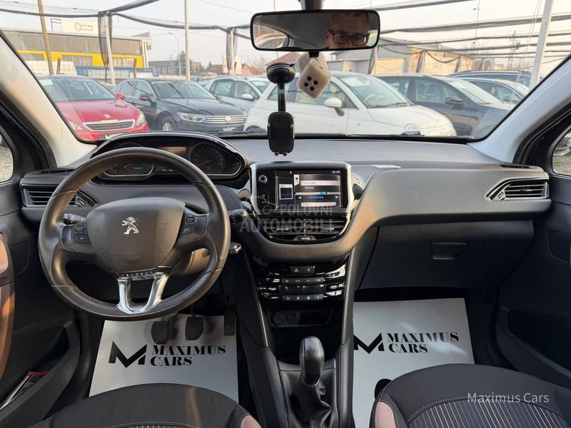 Peugeot 208 1.2b